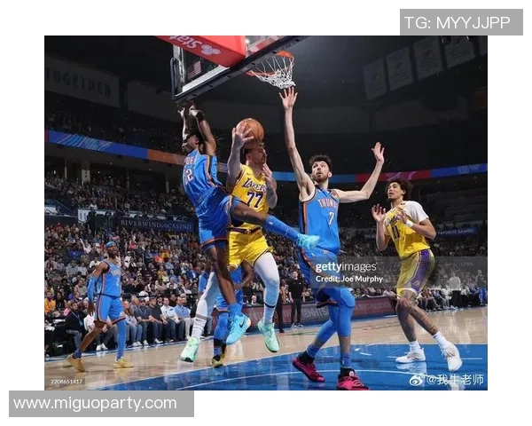 雷霆与湖人激战正酣文字直播全程回顾与精彩瞬间分析