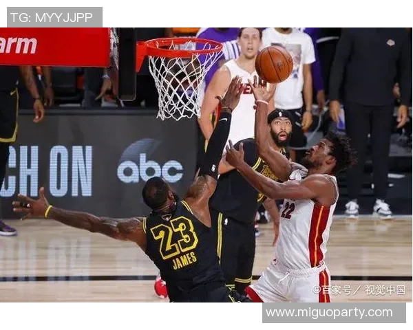 热火与湖人巅峰对决NBA经典赛事再掀高潮球迷热情高涨